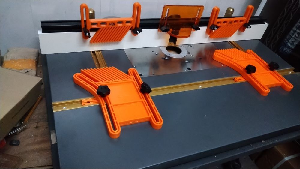 Фрезерный стол с пластиной для фрезера смт7е макита 2300/01