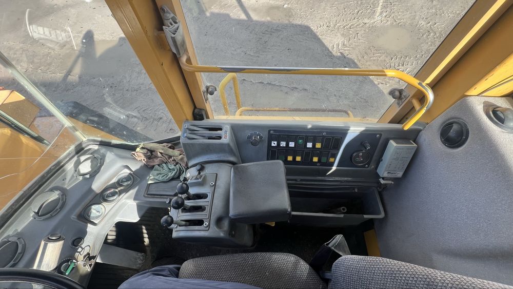 Pá carregadora Volvo BM L180