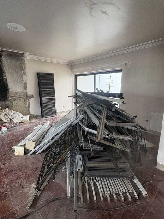 Compra de sucatas. Recolha entulho e limpezas gerais