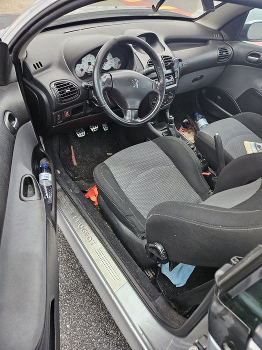 Peugeot 206 cc 1.6i 16V de 2002 para peças