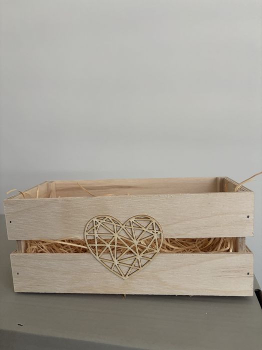 Pudełko drewniane z srecem na srodku