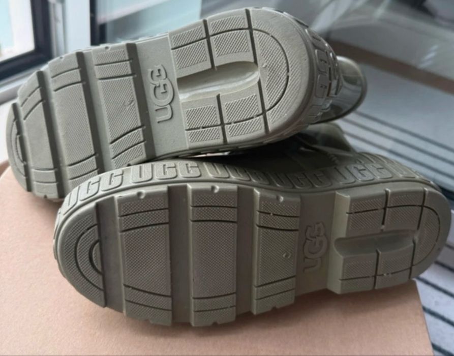 Galocha marca Uggs