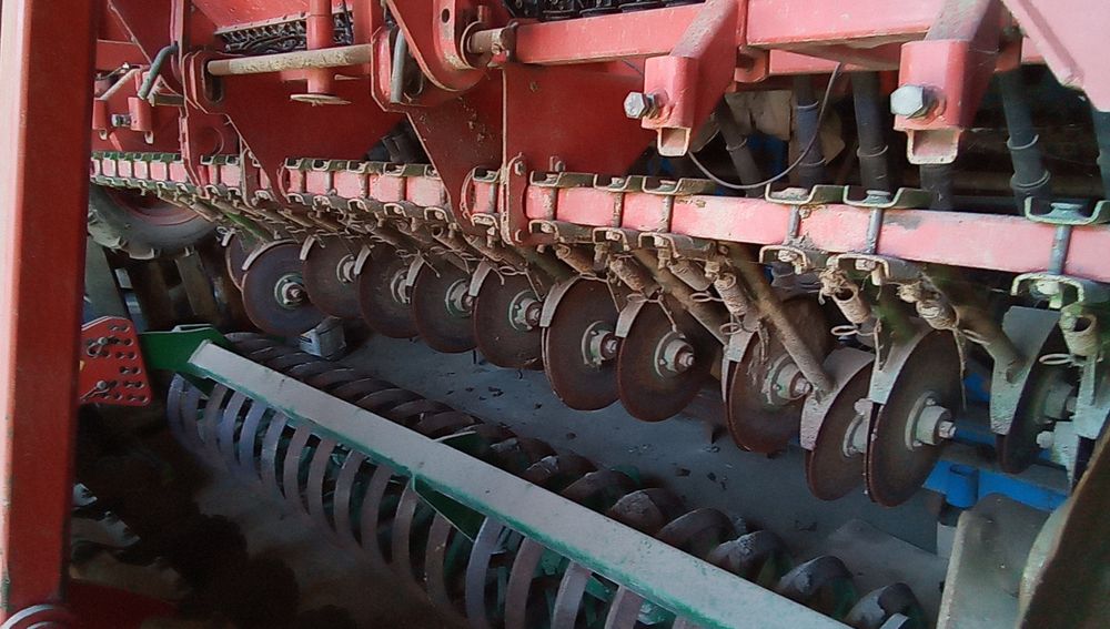 Agregat uprawowo siewny unia ares  siewnik talerzowy poznaniak 3m