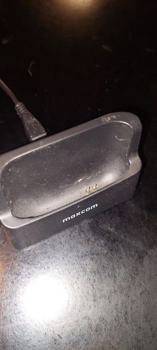 Telefon stacjonarny Maxcom.