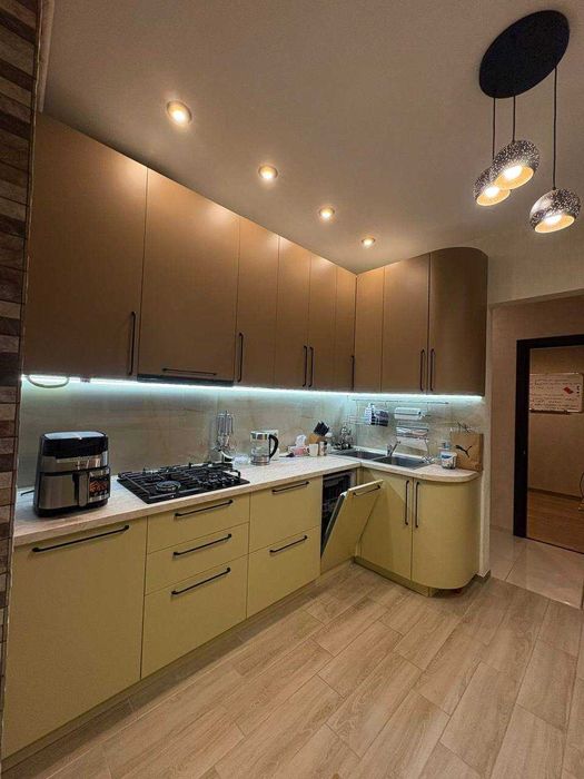 Продаж квартири Метробудівська, 13/10  Відрадний Газ є