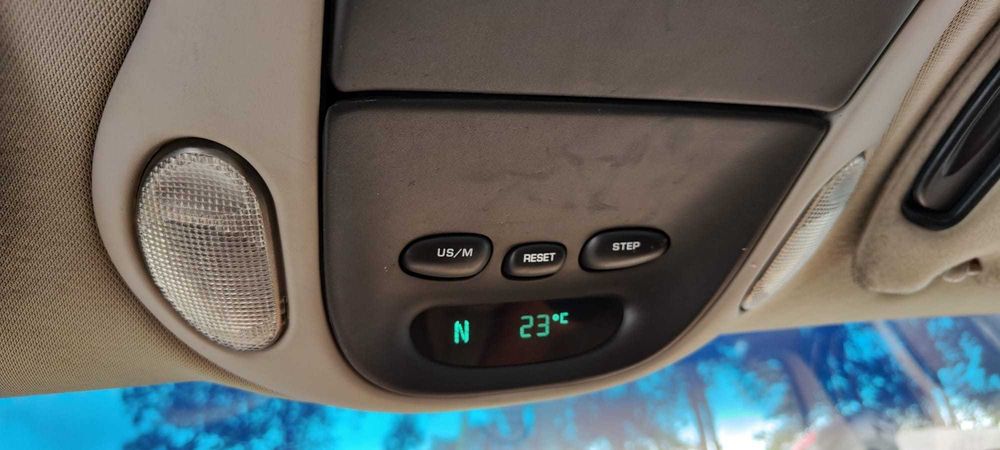 Chrysler Voyager Ano 2000 Ótimo Estado