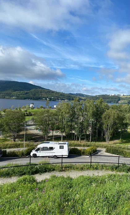 Wynajem kampera Adria półintegra