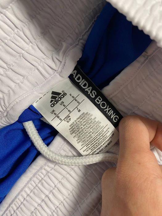 Боксерська форма Adidas Perfomance 
Стан:10/10(Одягнена 1 раз)
Всі бір