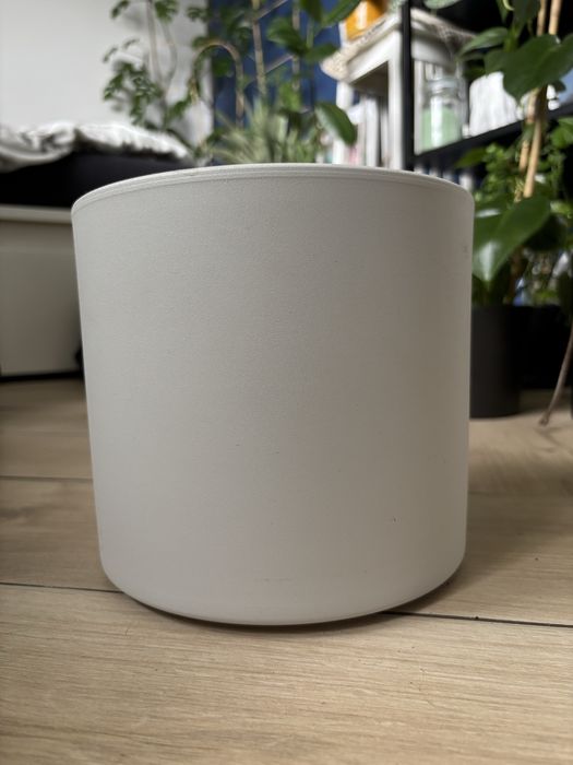 Biała osłonka ceramiczna
