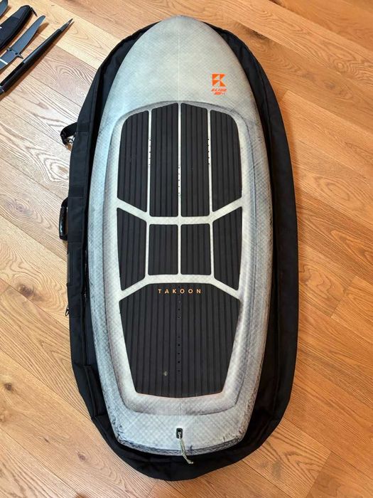 Wingfoil setup - Board 105 L + Foils 1400, 1200, 950