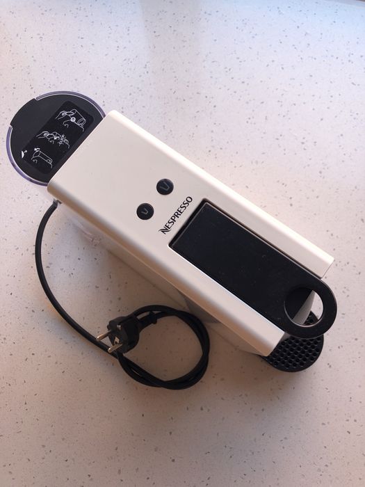 Maquina Café Nespresso Krups Type XN110*