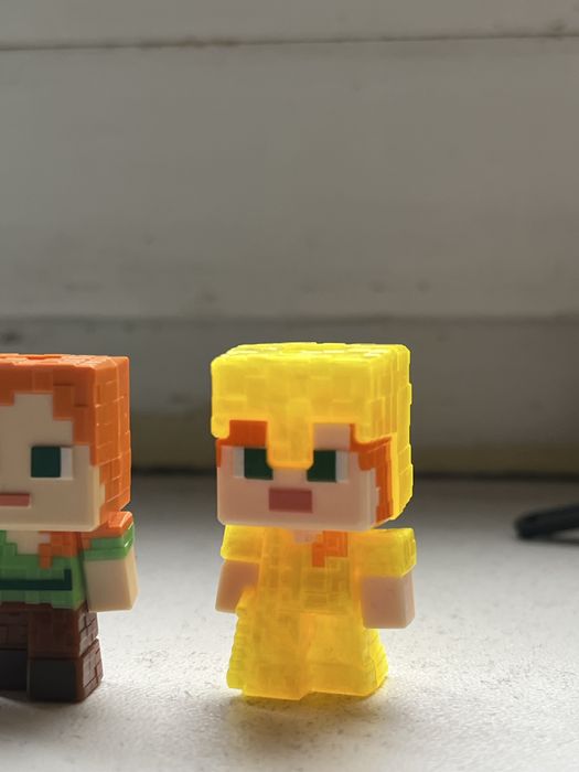 Продам або обміняю фігурки Кіндер Майнкрафт Kinder Joy Minecraft