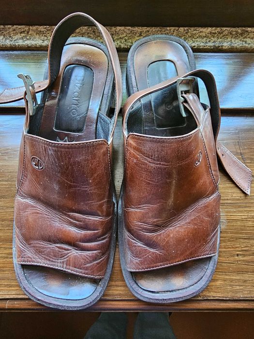 Sandália em Pele Castanha