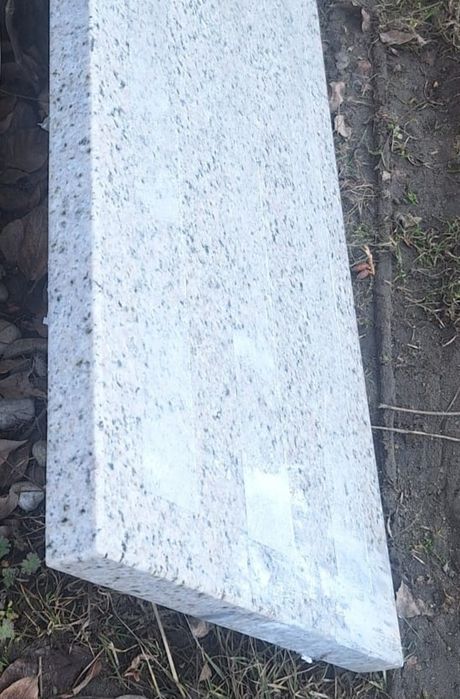 Próg antyposlizgowy granitowy. Parapet