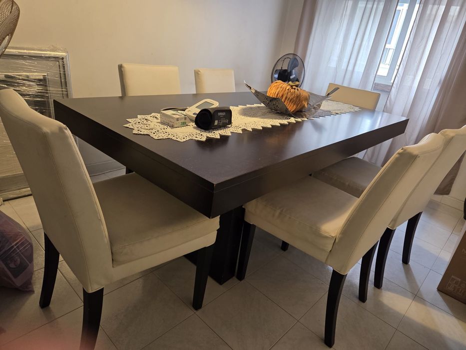 Mesa de sala de jantar + 6 cadeiras