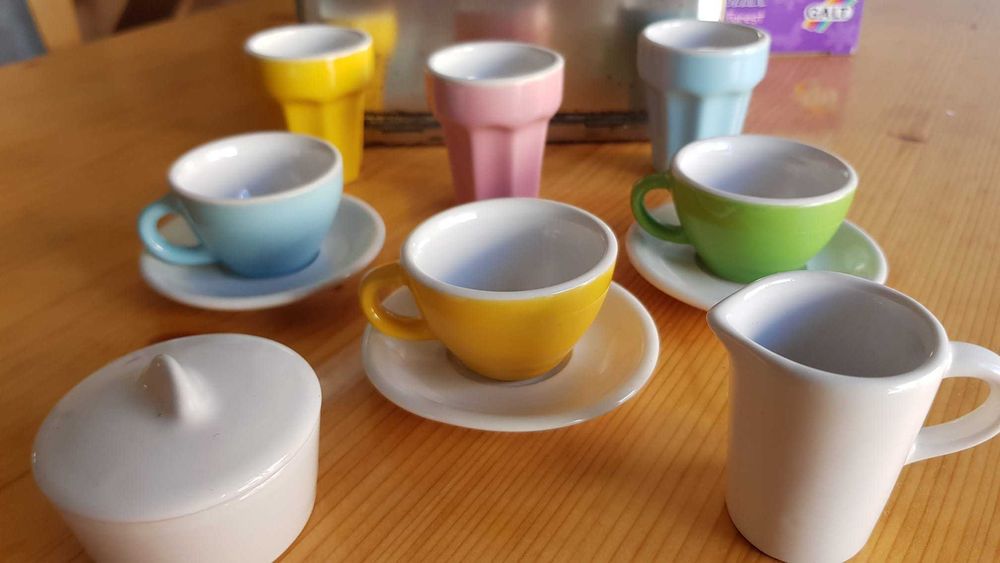 serviço de chá e copos infantil