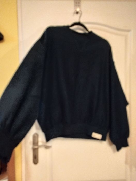 Sweter . Nowy. S