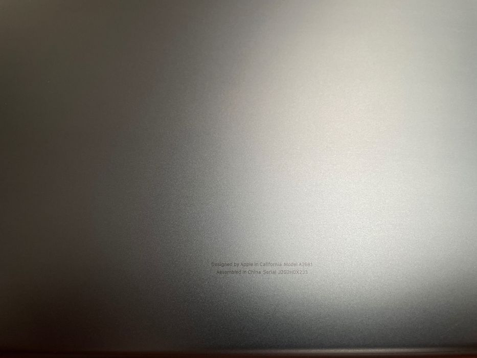 MacBook Air M2 2023 Avariado - Ecrã Impecável