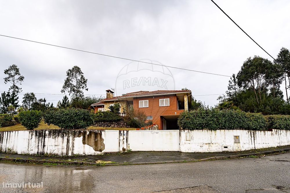 Moradia T4 para venda