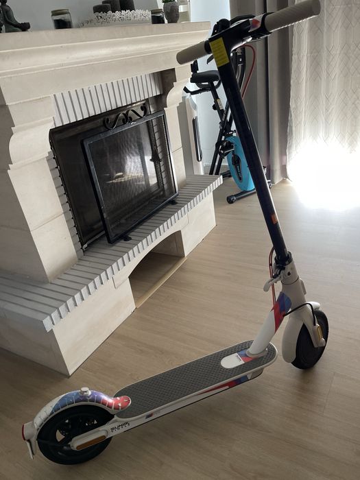 Trotinete Xiaomi Scooter 3 White – Como Nova
