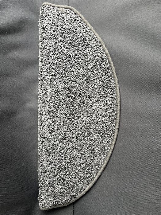 Różne nakładki schodowe