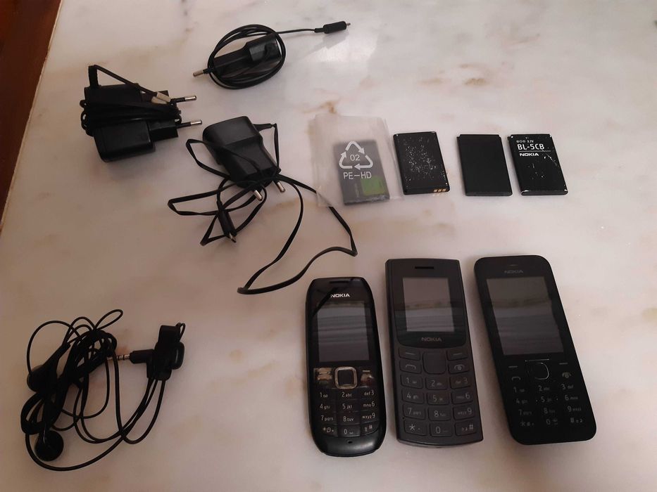 3telemóveisNOKIA+4baterias+3carregadores+1phone com microfone