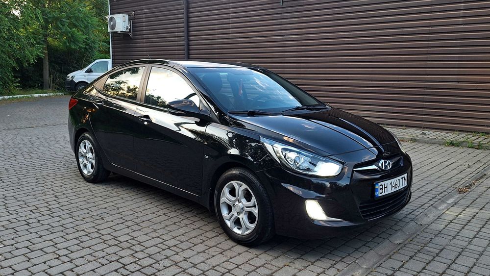 Hyundai Accent 2012 1.6 Автомат