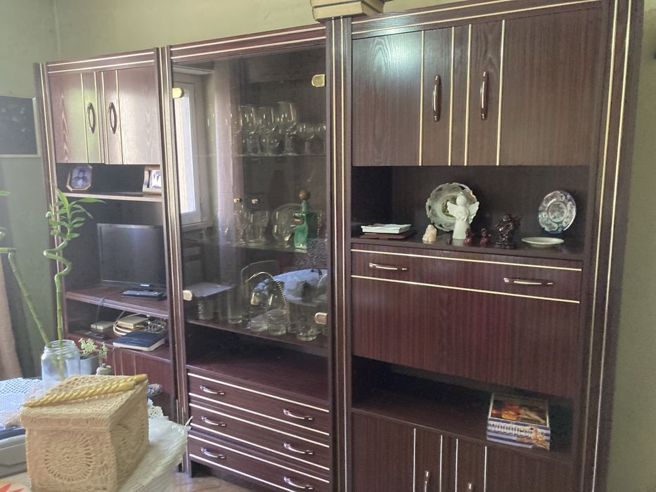 Cedo recheio de casa na Amadora a quem for buscar e se necessário, desmontar