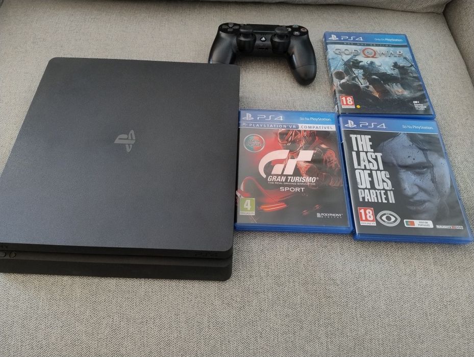 PS4 500gb super novo com 3 jogos