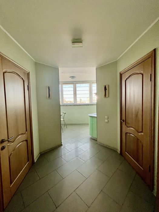 Продаж 2 кім. 65 кв.м Саперно-Слобідська 22