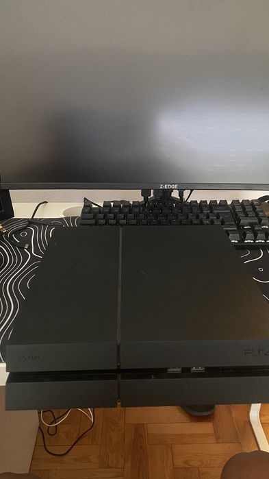 Consola Ps4 com 500GB