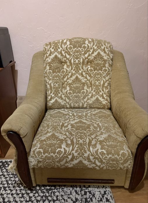 Кутовий диван б/у в хорошому стані