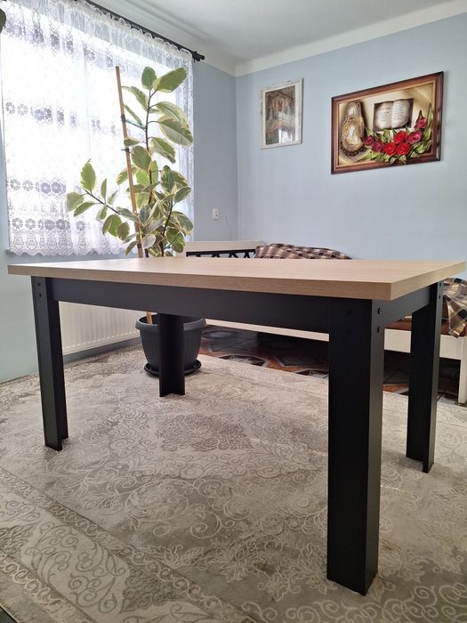 Stół jak nowy,duży idealny do salonu jadalni