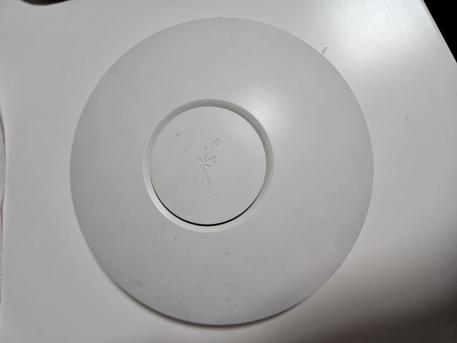 Точка доступу Ubiquity UniFi UAP-AC-PRO