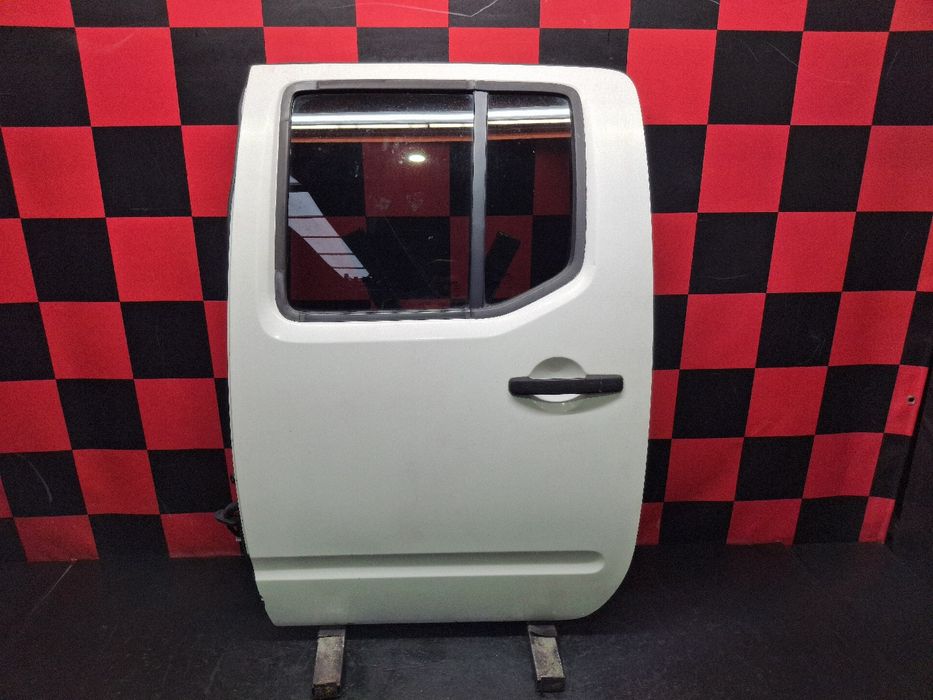 Porta trás esquerda NISSAN NP300 Navara Pick Up Chassis (D40)
