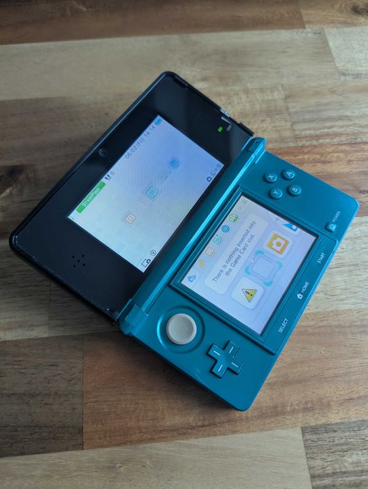Nintendo 3DS Aqua Blue + Ładowarka sieciowa