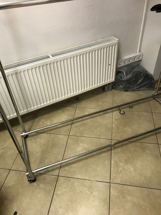 Вешалка стойка для одежды для дома или магазина