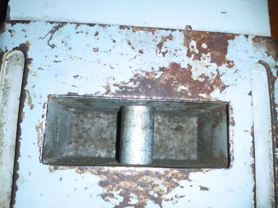 Гаражный навесной замок на два ключа СССР