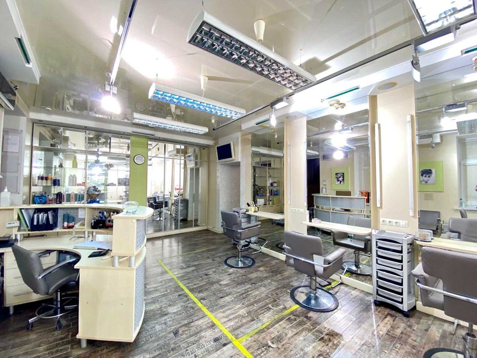 Продаю салон краси в центрі біля Соборної. ц1