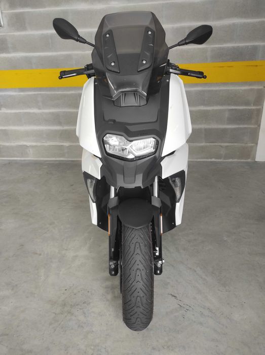 BMW C400X com 3800 km's