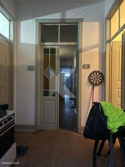 Moradia T7 em Coimbra para restaurar