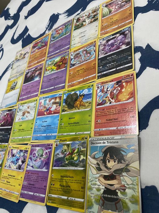 20 cartas Pokémon