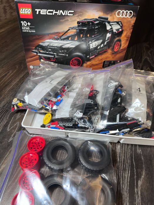 LEGO Technic Audi RS Q e-tron 42160