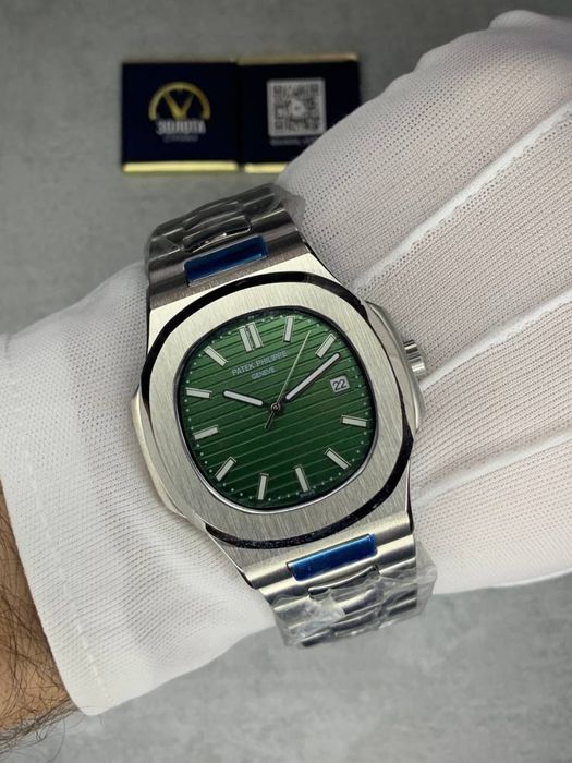 Годинник Patek Philippe Nautilus 40мм зелений. Швейцарские часы зеленый цифер Патек