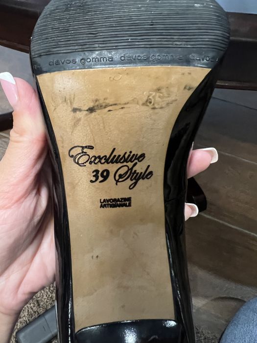 Продам туфлі