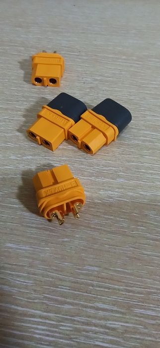 Роз'єм Amass XT60, XT90.