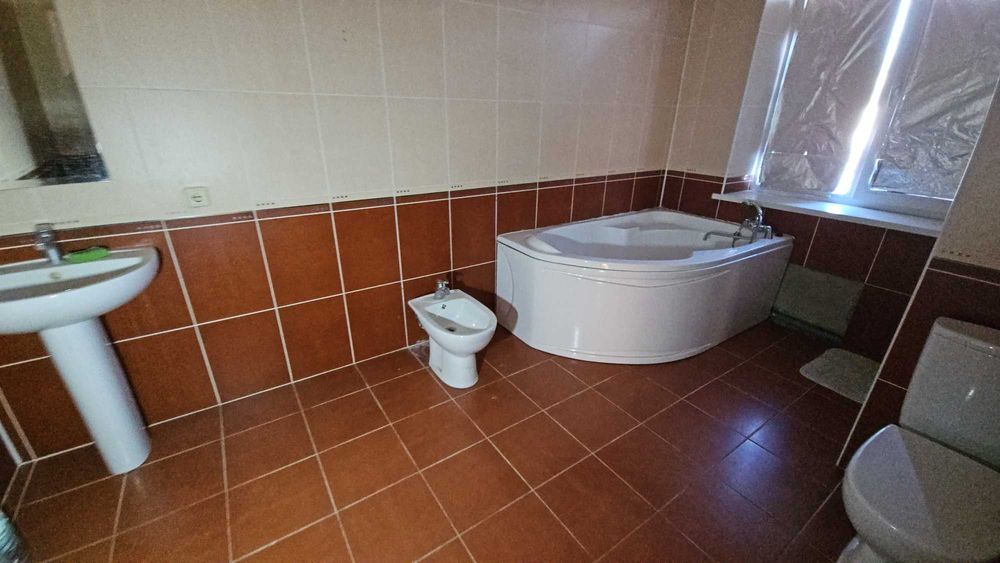 Будинок в затишному селі, є-Якість, є-хороші умови, є-всі комунікації