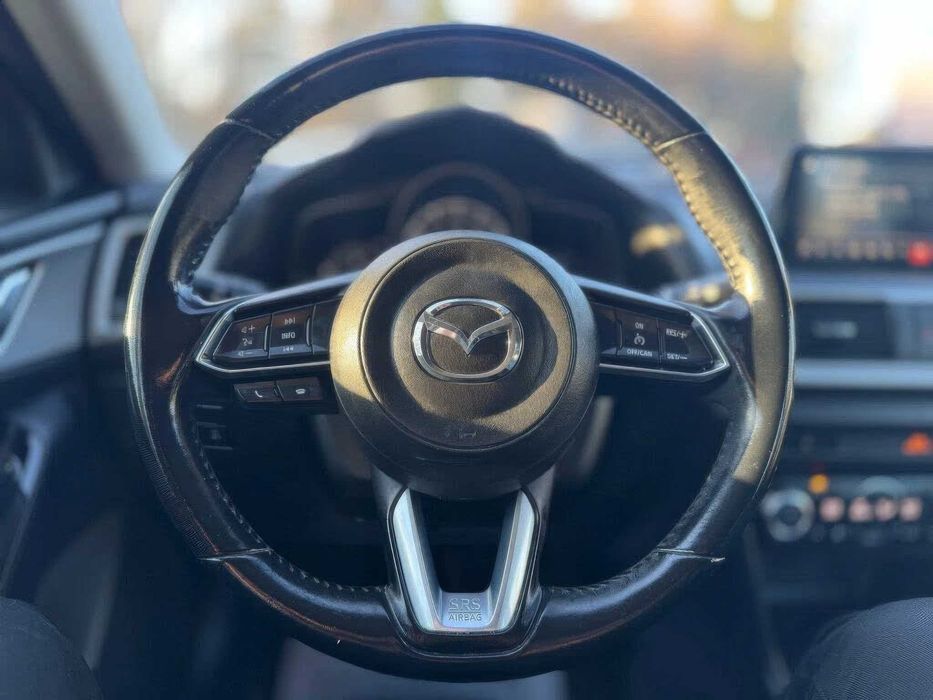 Mazda 3 Touring      2017