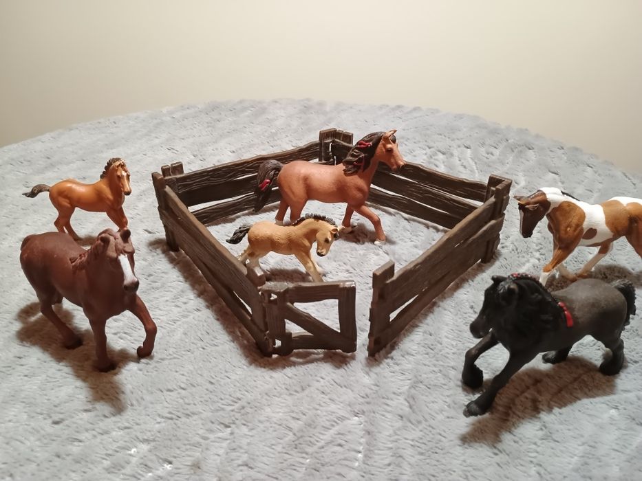 Zestaw schleich i collecta plus ogrodzenie