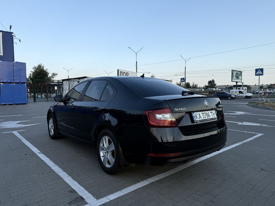 Skoda Octavia 2019 VIN TMBAD2NE4KB007257 фото оголошення 4 з 16